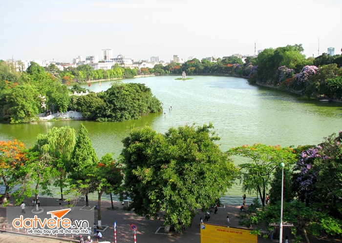 Du lịch Hà Nội ngắm Hồ Hoàn Kiếm thơ mộng