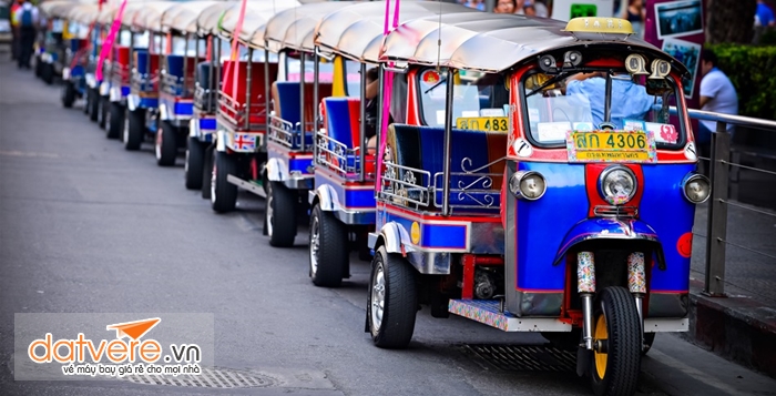 Xe Tuk Tuk là phương tiện có giá thành khá rẻ tại Thái lan