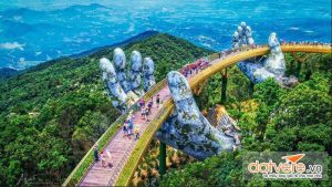 Cây cầu Vàng khổng lồ ở Đà Nẵng gây sốt cho giới trẻ