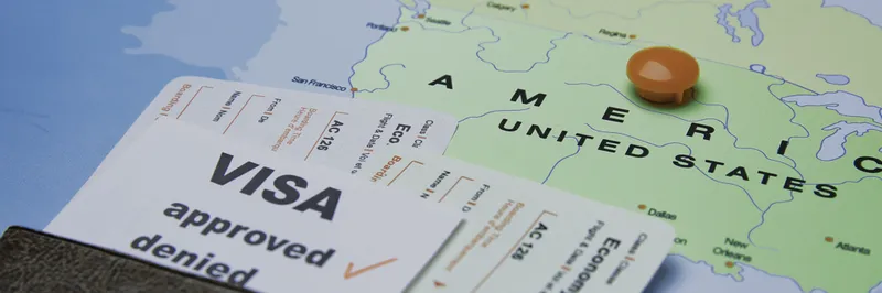 Chuẩn bị vé máy bay và visa từ Hà Nội đi Chicago vào tháng 8