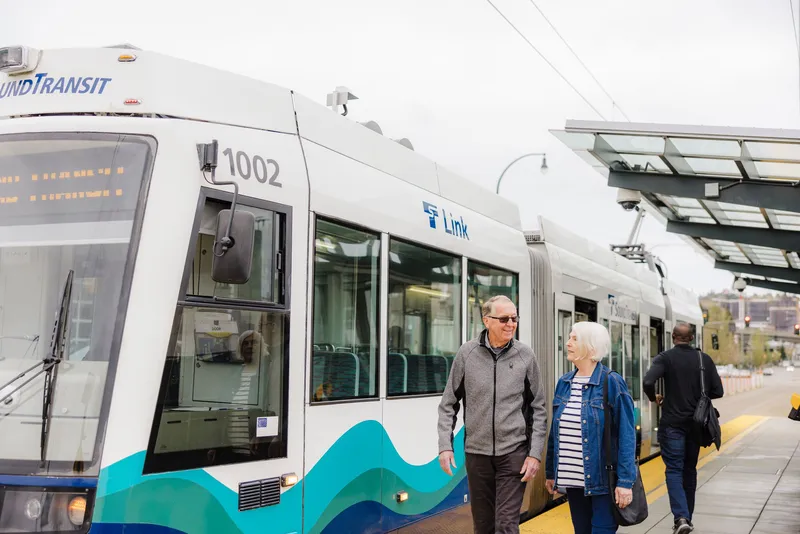 Di chuyển bằng đường sắt nhẹ ở Seattle